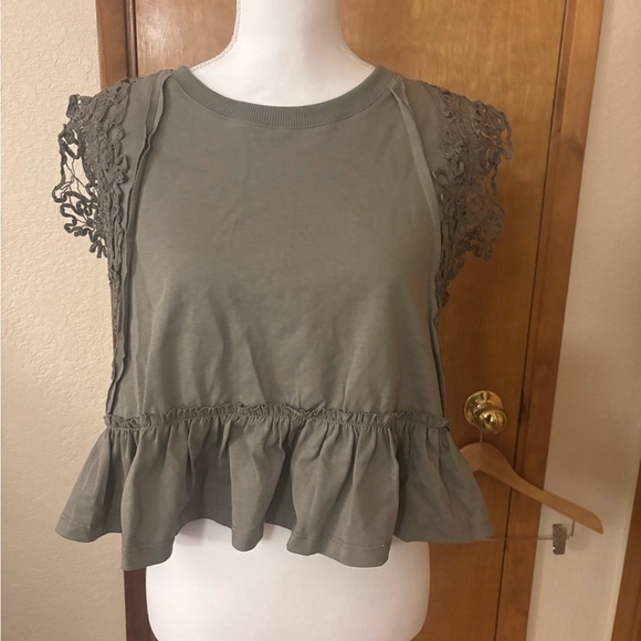 Eesome Sage Green Cropped Lace Accent Blouse - Picture 3 of 10